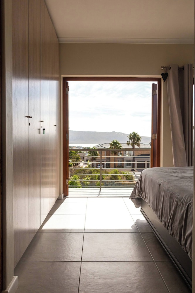 Serene Langebaan Getaway With Garden Views