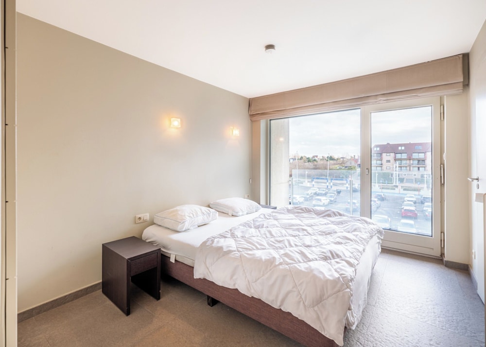 Apartment in Oostduinkerke With Sea View