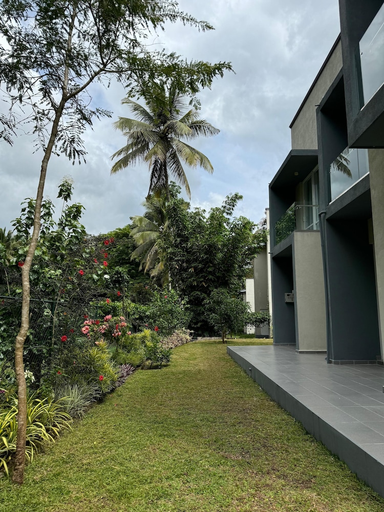 Lake Villas Premium Kandy