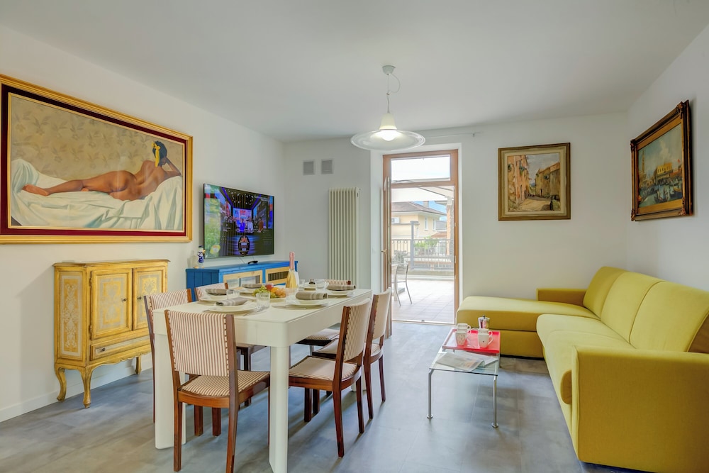 Boutique Terrace Apartment In The Center