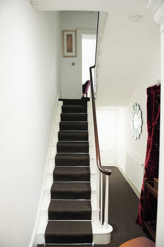 21 Montpellier Terrace