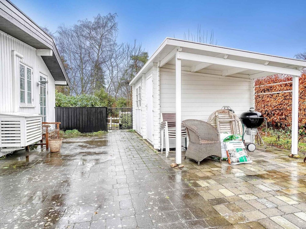 5 Star Holiday Home in Dronningmolle