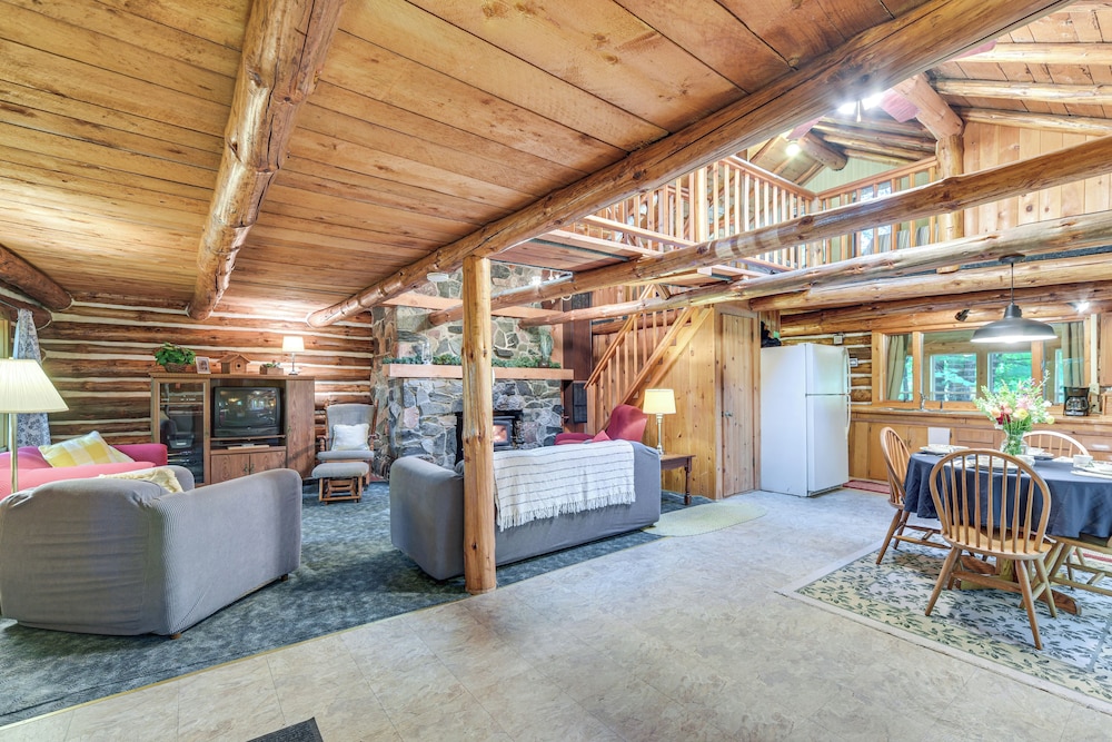 Authentic Log Cabin w/ Private Pond in Glidden