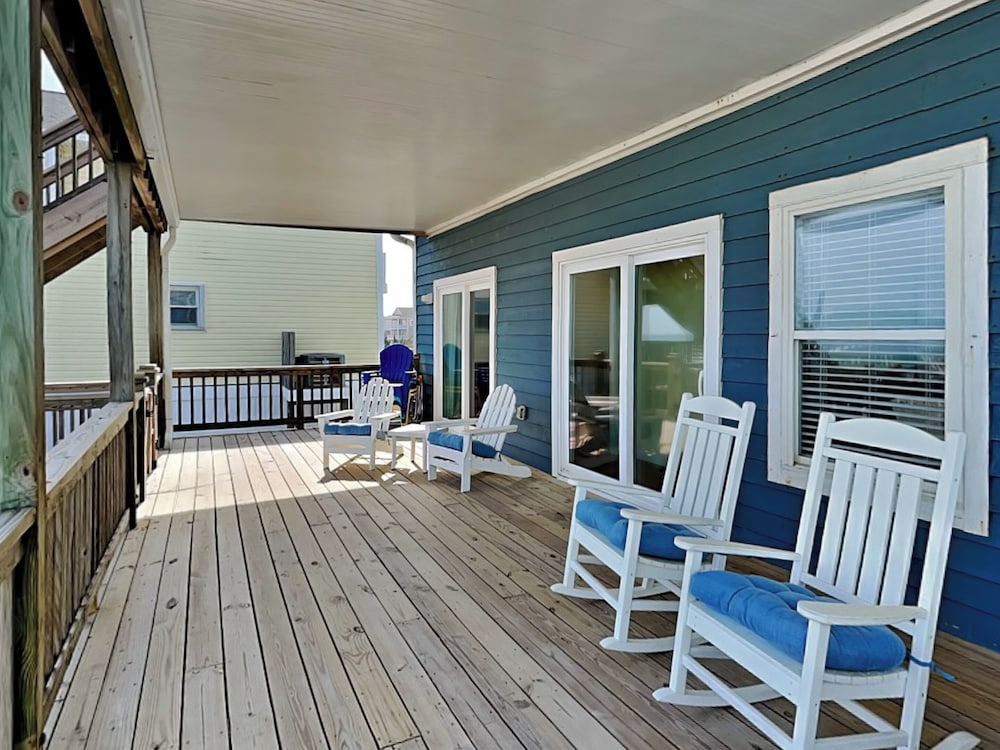 Ocean Splendor by Topsail Realty