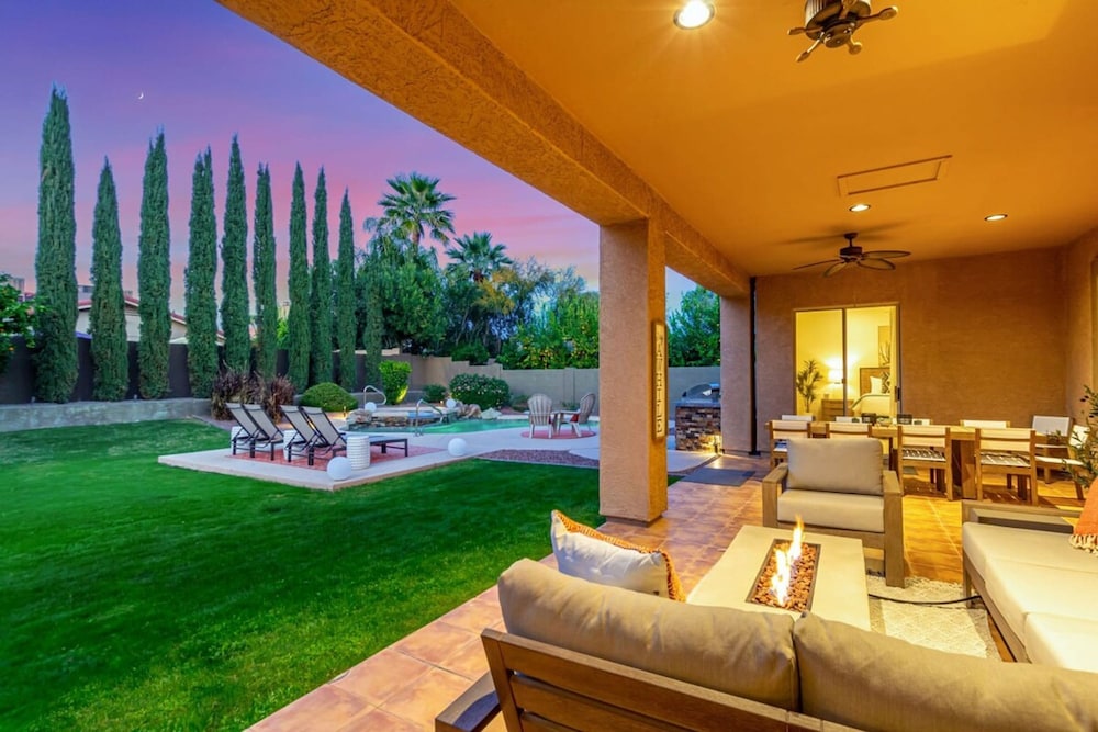 The Dreaming Tree Sleeps 10 Pool Spa Firepit BBQ