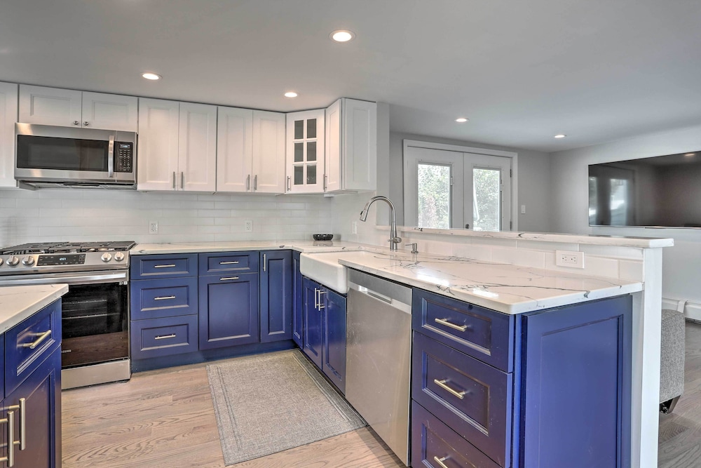Long Island Home Near Beaches  Golf - Property Image 9