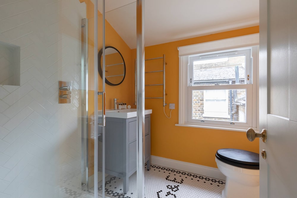 Brewster Gardens III by Onefinestay