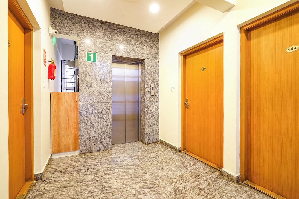 FabHotel Royal Wood Premier - Near Karnataka Golf Association, Domlur