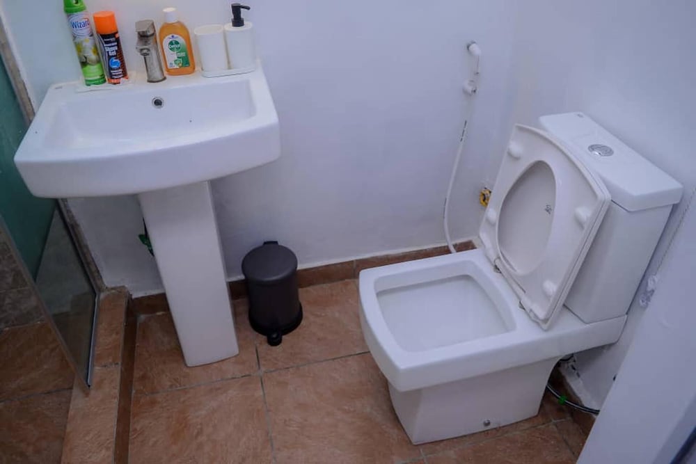 Bamgbose Apartments - Sleeps 2 - Parking - Balcony