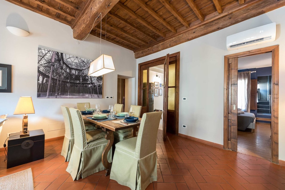 Heart of Florence Pitti 2 Bed-apartment