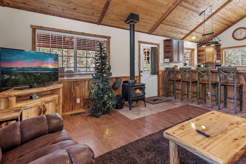 Blue Jay Chalet