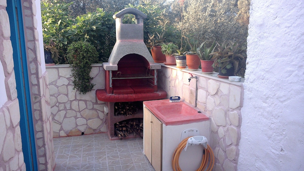 Vintage House-Vori-Rent Rooms view 5