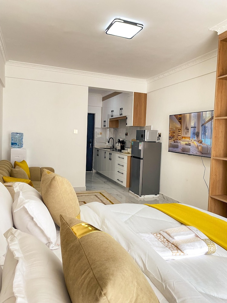 Smart Homes - The Luxe Retreat view 3