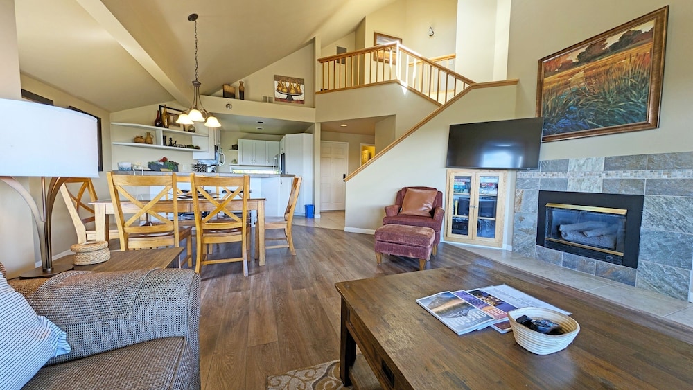 River Ridge 423a 2 Bedroom Condo