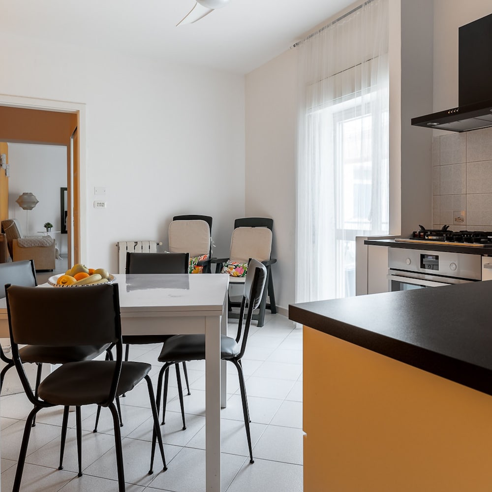 Comfy Central Apartment by Wonderful Italy