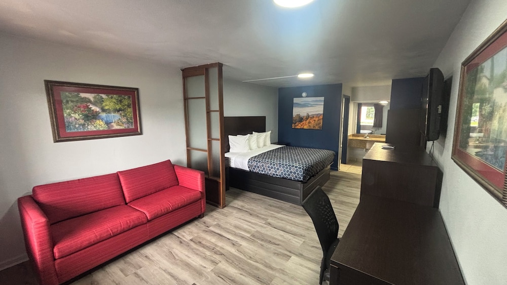 Galaxy Inn & Suites