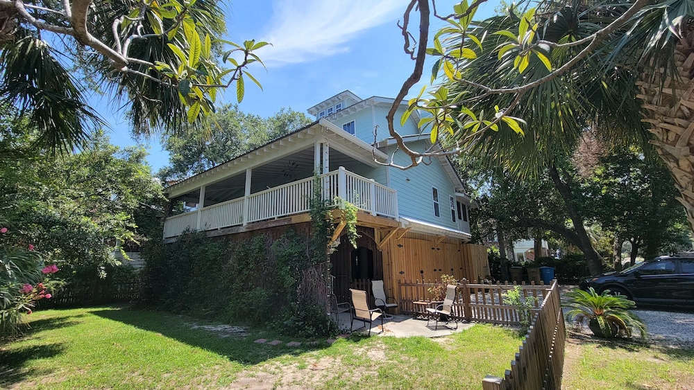 1616 Jones Avenue by Tybee Vacation Rentals