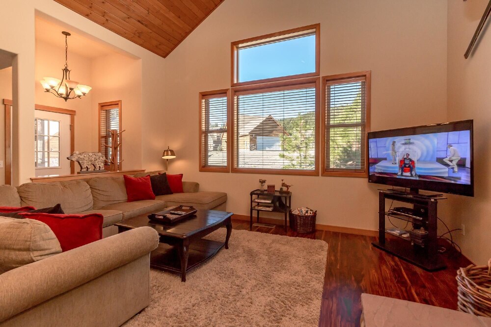 Wintergreen Lodge