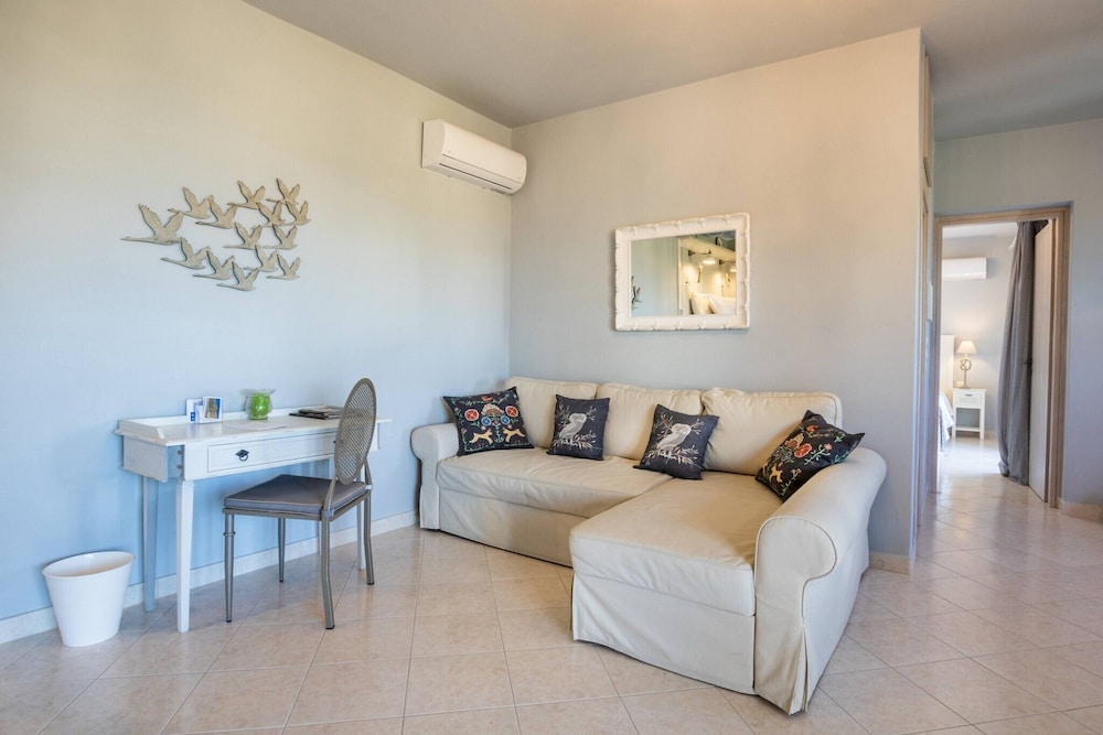 Elaia Villas