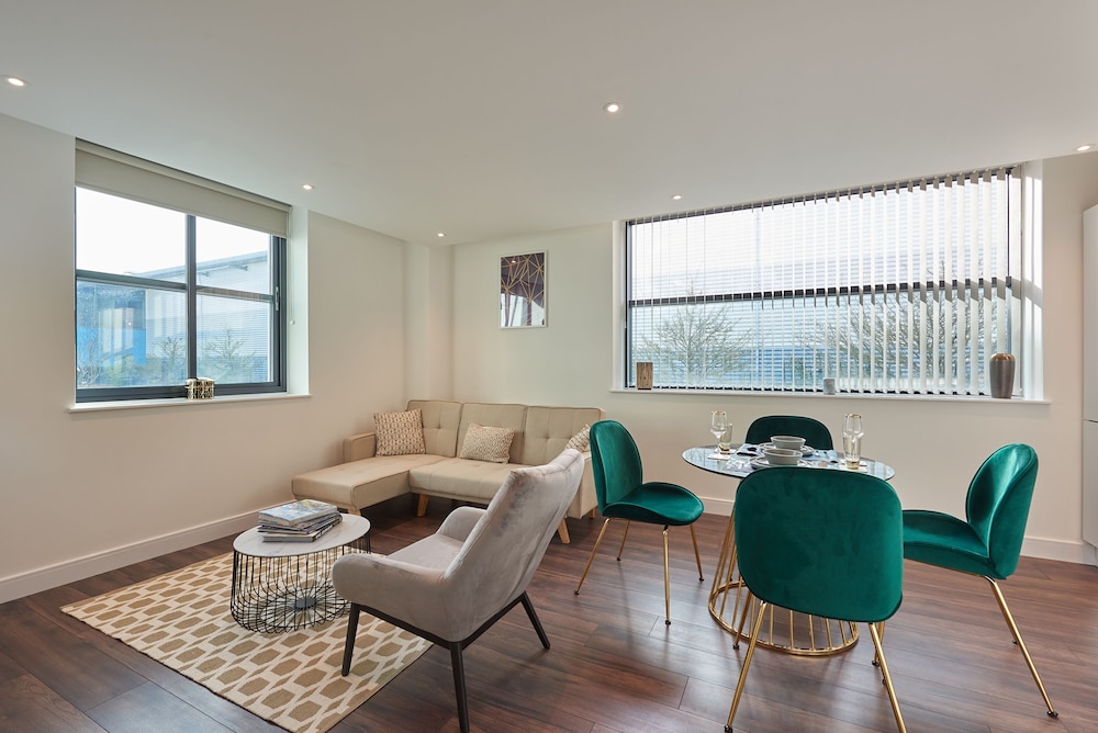 New Eton House Residence - 2B Flat view 4