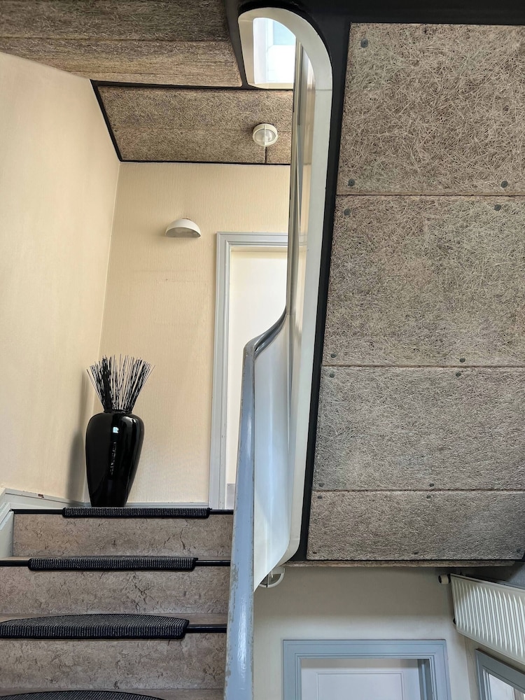 Spacious 3BR City Centre Penthouse