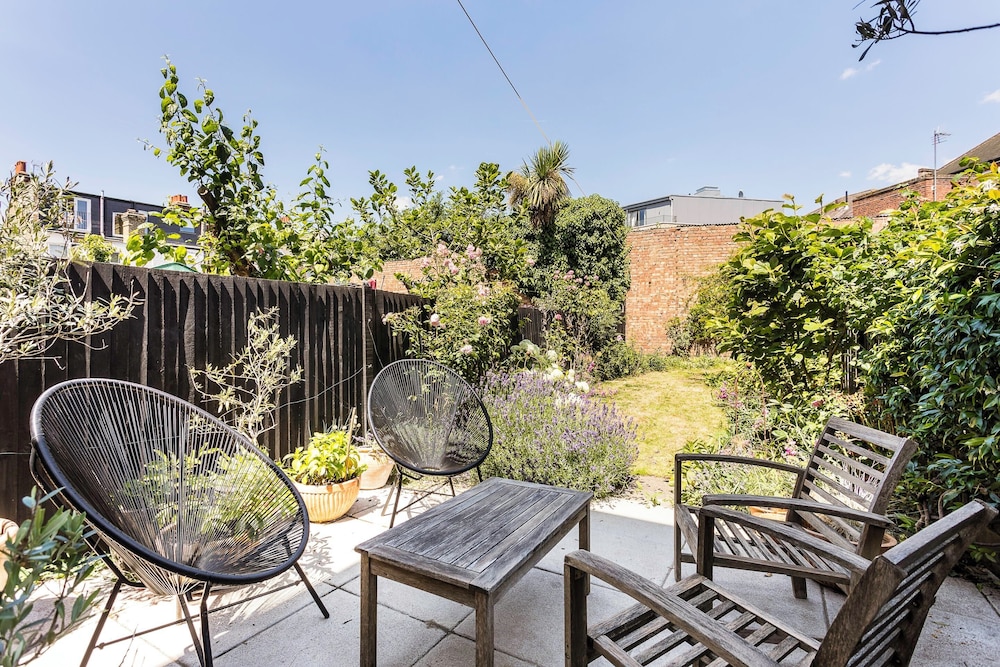 outdoor bbq area