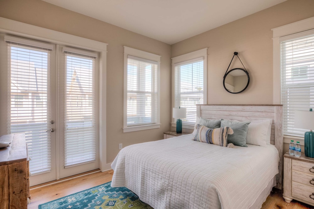 30A Sandpiper by Avantstay In Prominence, 2 Pools + Gym Access, 2 Bikes Incl