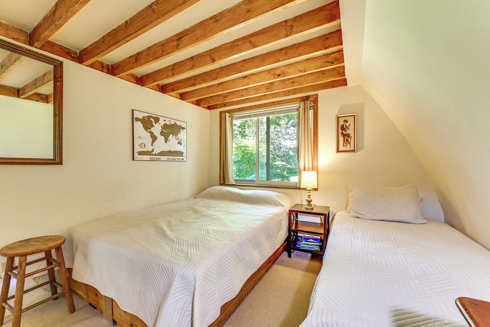 Hike & Fish: Delaware River Cabin w/ Views
