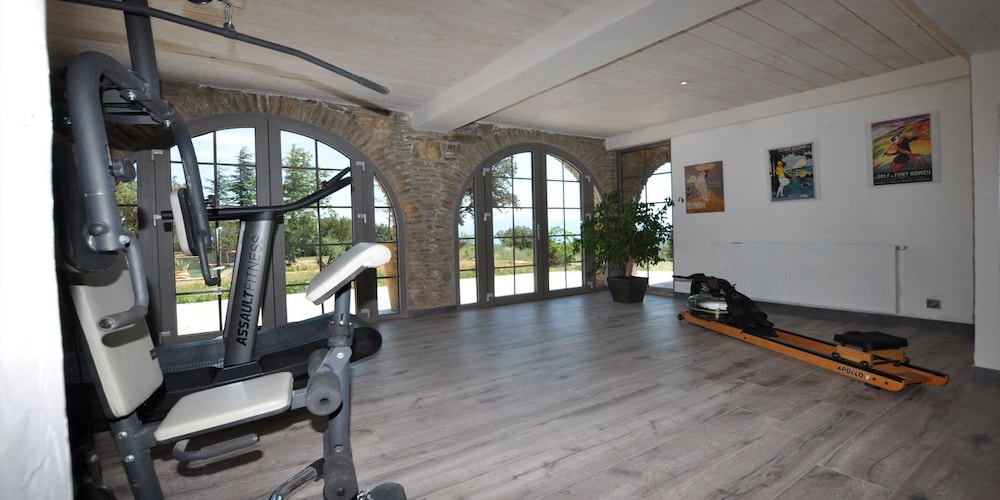 Mas des Colombes view 5