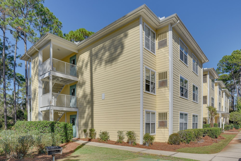 Miramar Beach Apartment: 3 Mi to Beach Access! view 5