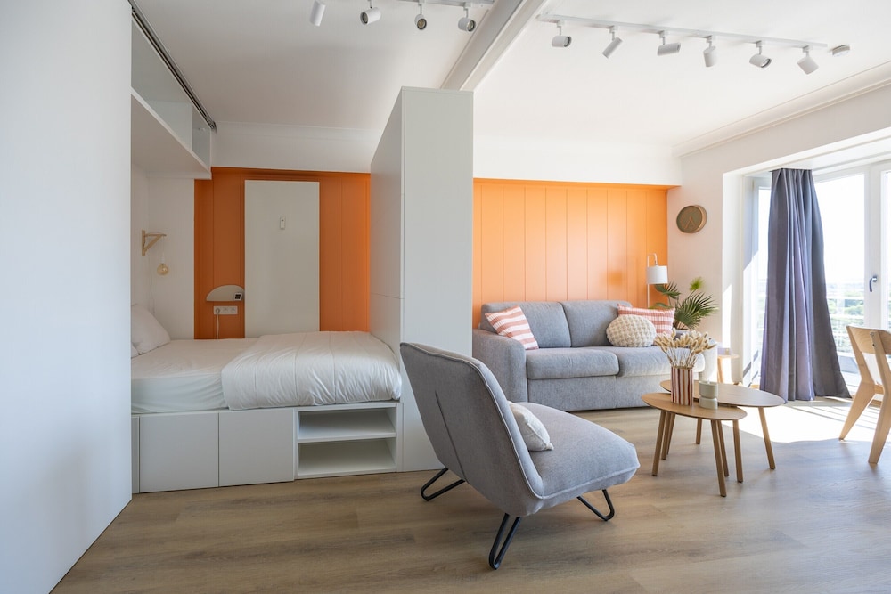 Modern Studio on the 8th Floor Near the sea