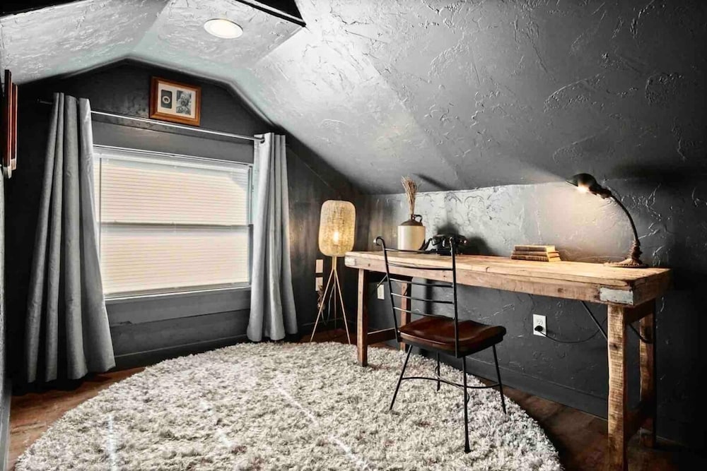 Oklahoma City Vacations - 3-story 6-bedroom 4 Bathrooms 3min-asian Dist - Property Image 46