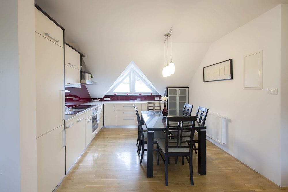 Apartment Karolina view 3