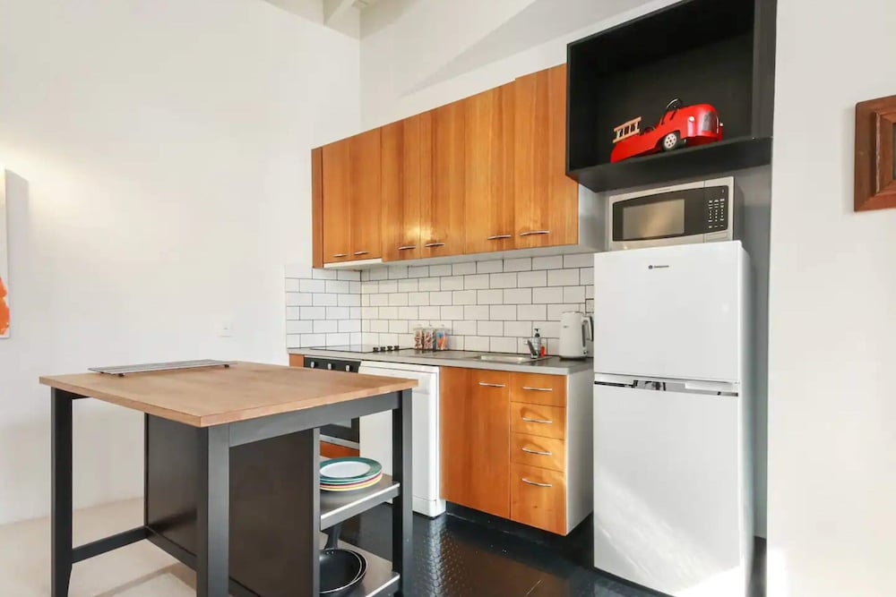 Spacious 1 Bedroom Apartment in Teneriffe, Brisbane view 4