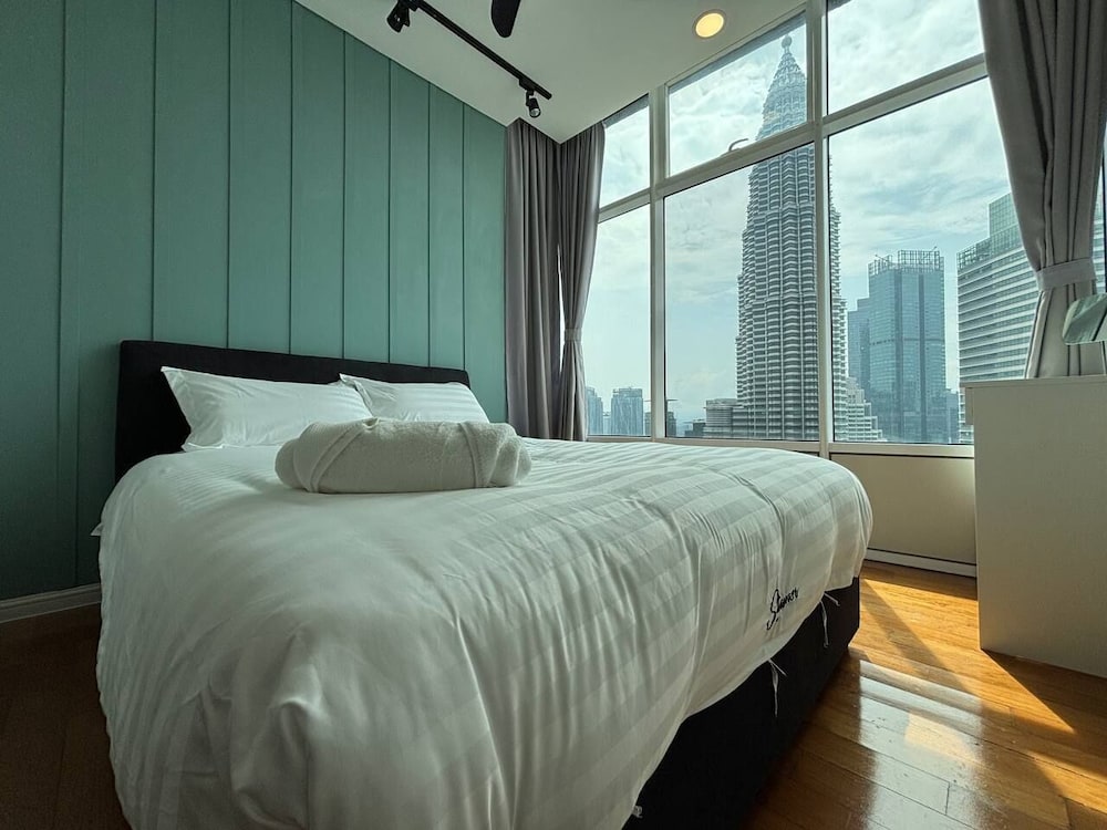 Sky Suites KLCC by Easy Nap