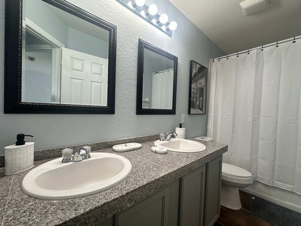 Family Villa 5 Bedroom Near Disney World
