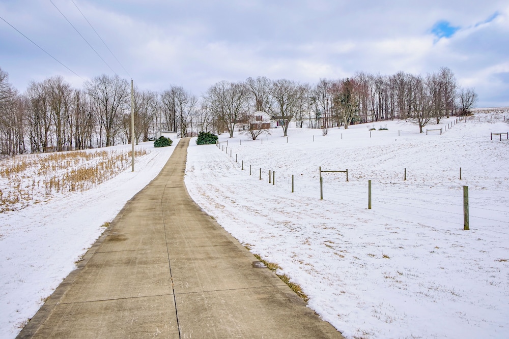 Secluded Ohio Amish Country Getaway w/ Fire Pit