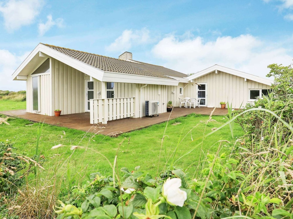 6 Person Holiday Home in Hjorring