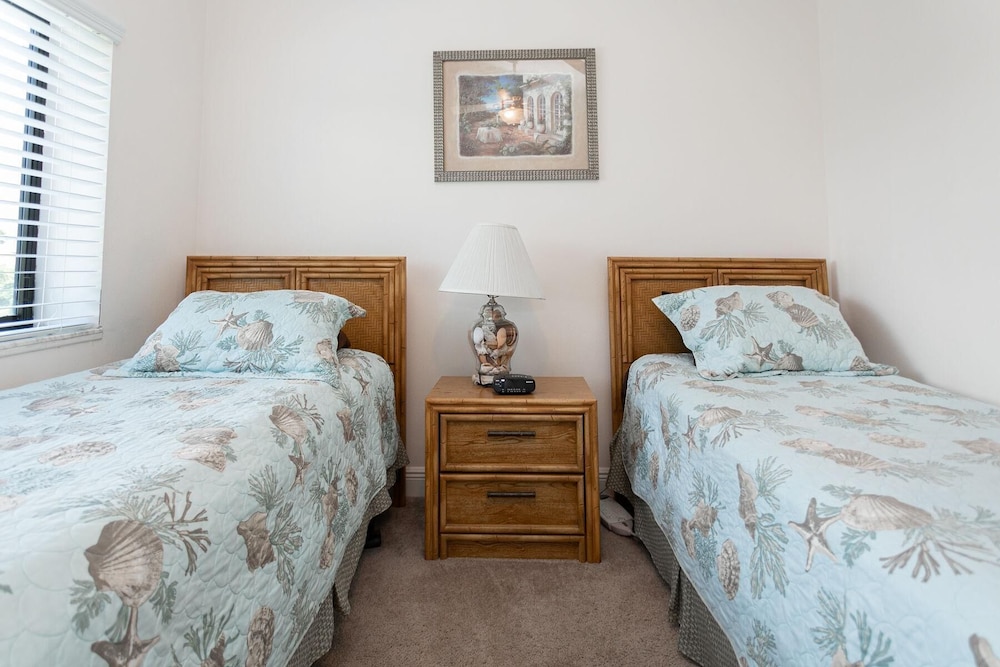 SEA Haven 117 2BR Free Activities Oceanfront Wifi Pool view 2