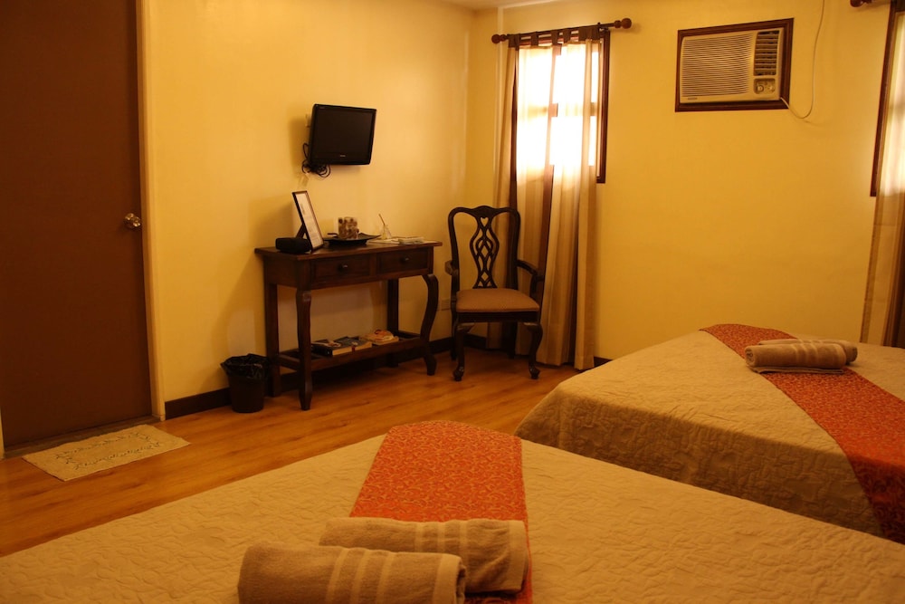 Twin Pines Suites