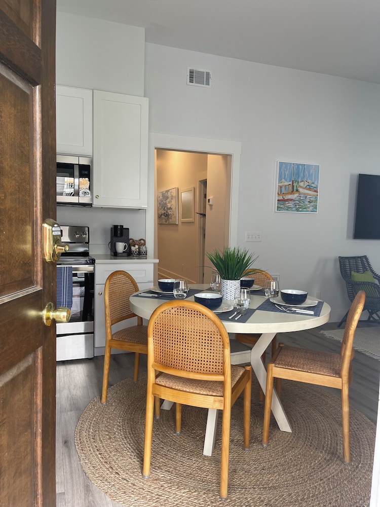 Stylish 1900s Renovated Apartments