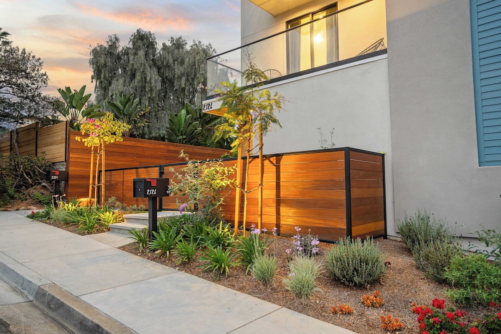 2 Homes in San Clemente by Avantstay Sleeps 26, Steps From Sunset Cliffs, Ocean Beach & Dining