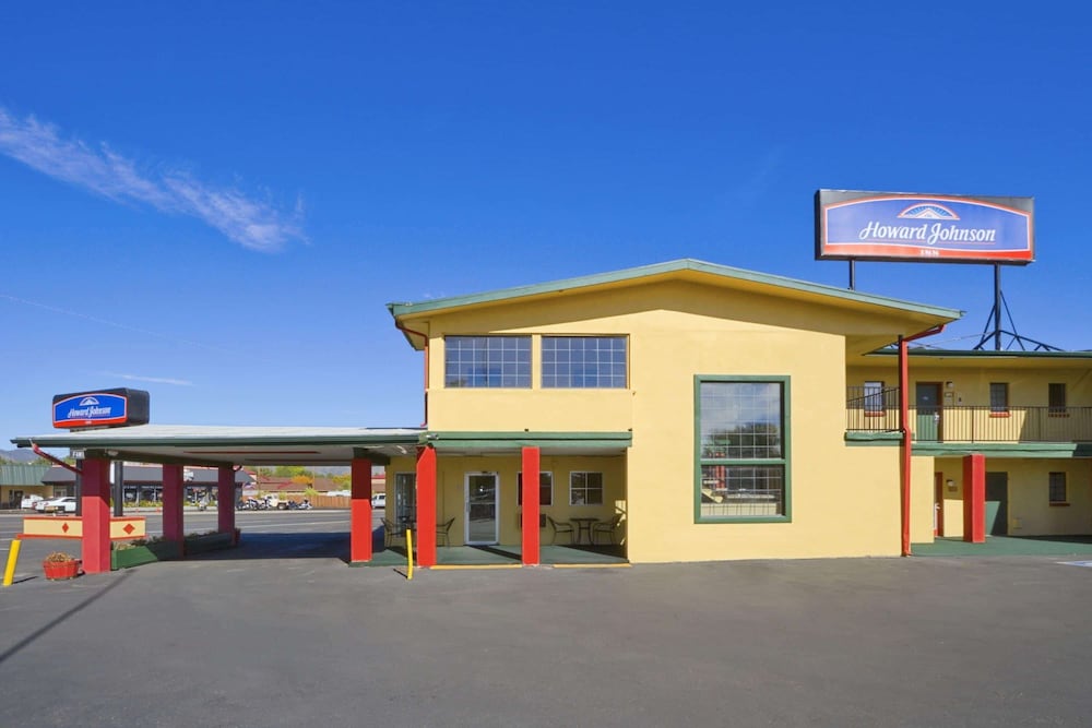 Hotel Howard Johnson by Wyndham Flagstaff University West - Image 1