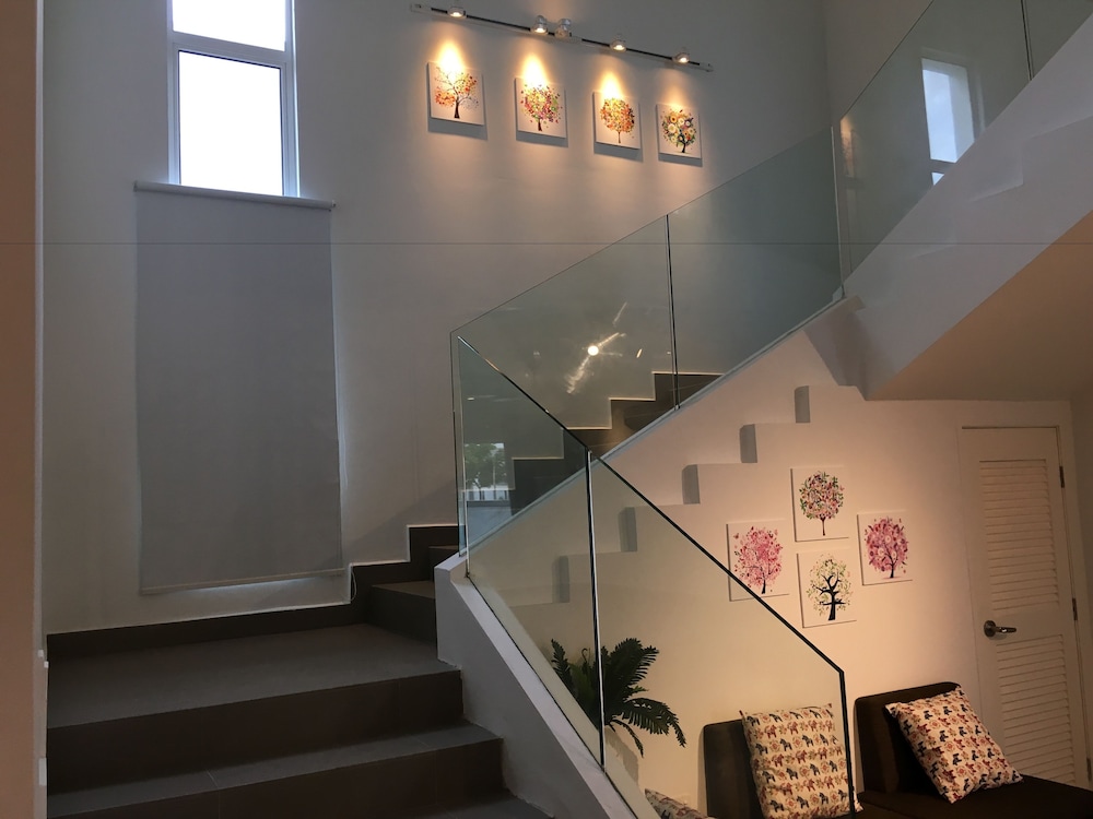 Lux Desaru Villa
