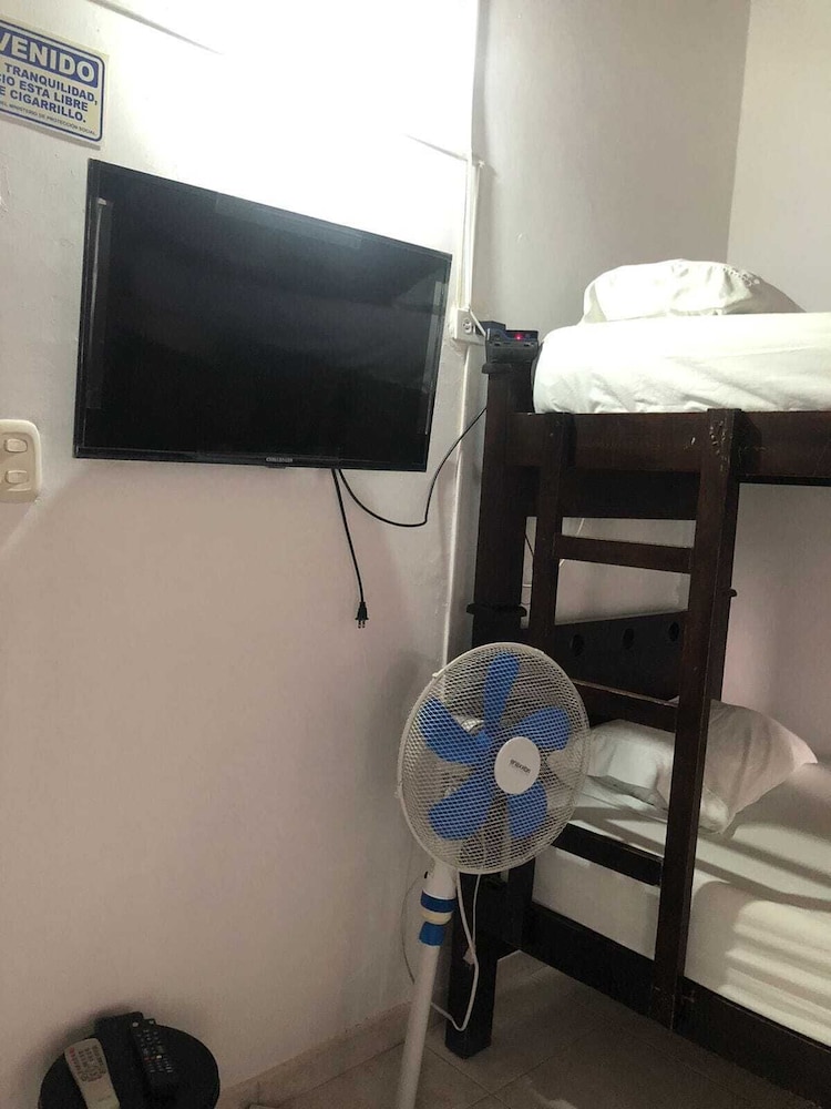 Memphis Hostal - Hostel