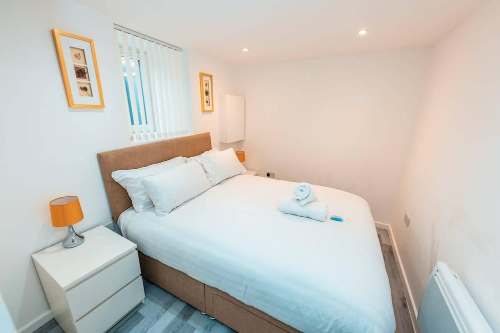 Sale 2-bedroom Apt - Sleeps 5 - Free Parking