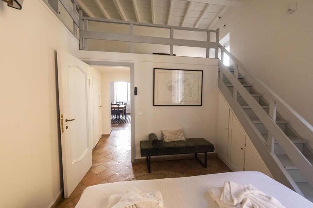 Artsy and Elegant Apartment Near Pantheon
