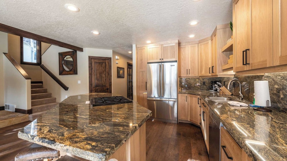 Jupiter Peak by Avantstay Near Deer Valley Base w/ Hot Tub!
