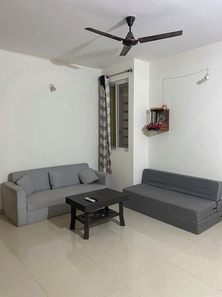Tranquil Stay, Mountain View - 2BHK Flat