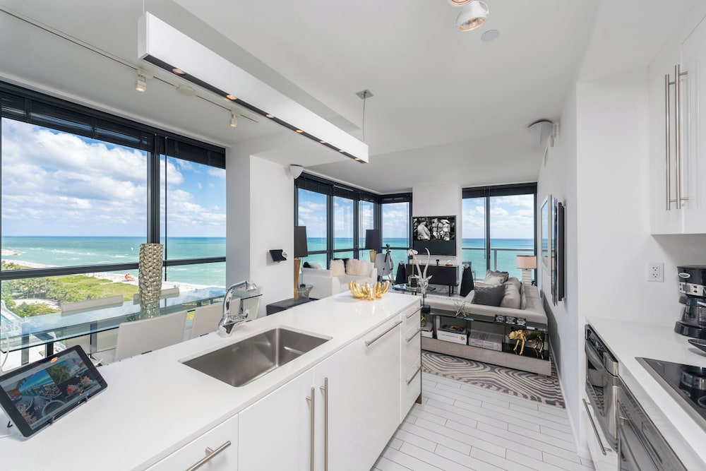 Luxury Vacation Rentals in South Beach by LRMB